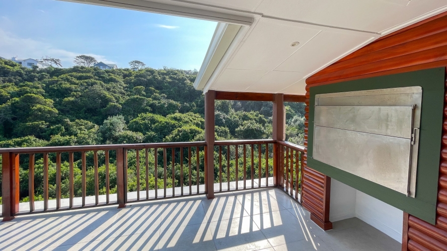 6 Bedroom Property for Sale in Nature On Sea Western Cape